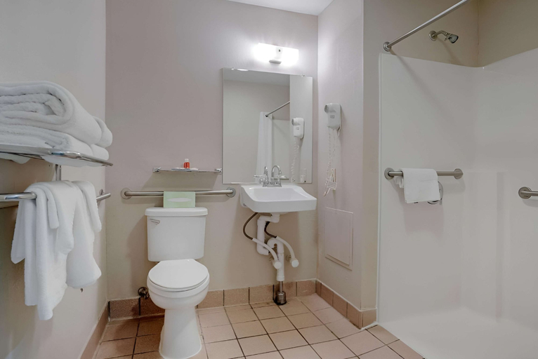 Bathroom 4, Americas Best Value Inn Gettysburg, Adams