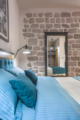 Others 3, P.S. Cattaro Apartment