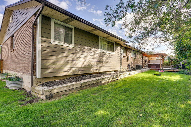 Exterior & Views 2, Updated Ranch Apartment w/ Deck - 9 Mi to Downtown, Salt Lake