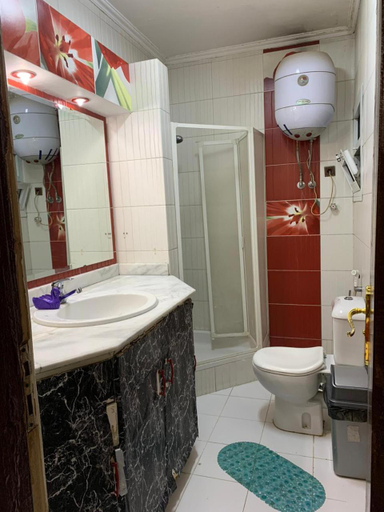 Bathroom 3, Nile Star Suites, Giza