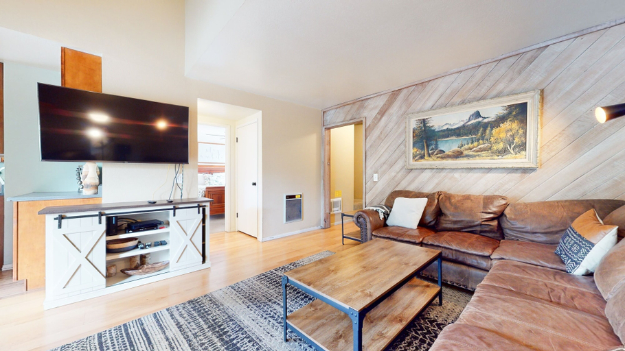 Living area 4, La Vista Blanc #16 3 Bedroom Condo by RedAwning, Mono