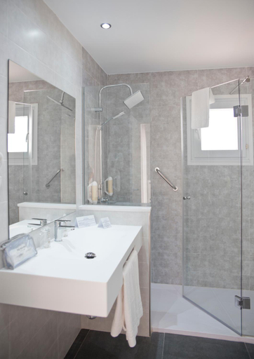 Bathroom 5, Hotel Los Delfines, Murcia
