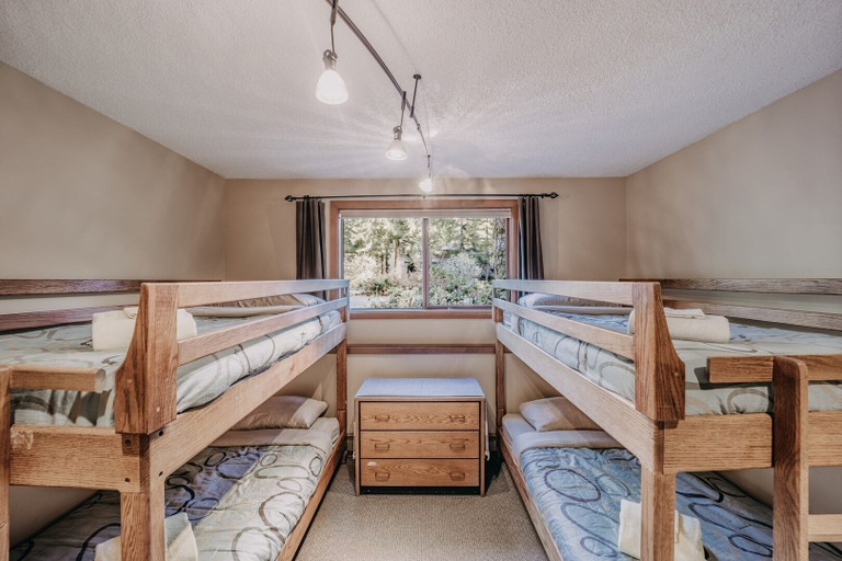 Bedroom 2, 41sw - Sauna - Wifi - Fireplace - Sleeps 8 3 Bedroom Home by Redawning, Whatcom