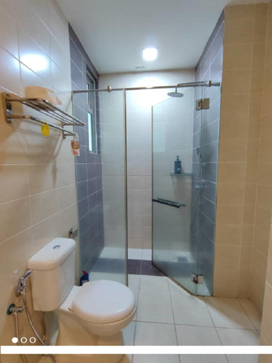 Bathroom 3, Shaftsbury Residence Cyberjaya with free parking & Netflix, Sepang