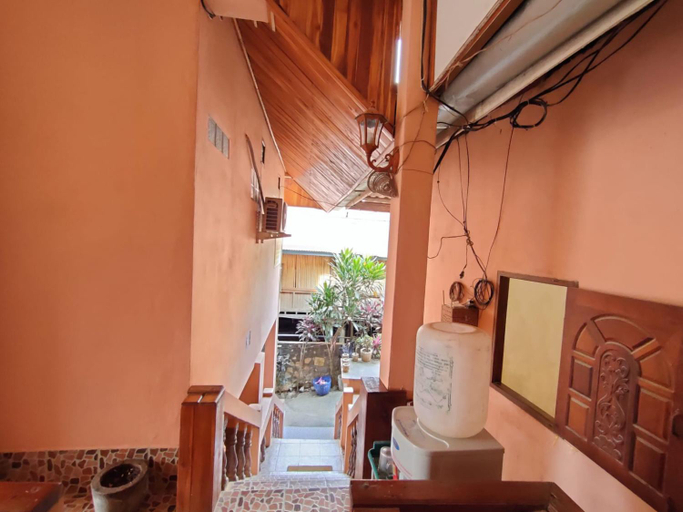 Others 5, phoulisack guesthouse, Ngoi
