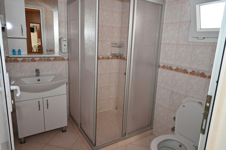 Bathroom 5, Melis Pansiyon, Bodrum
