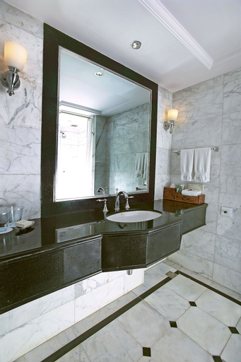 Bedroom 4, Eros Hotel New Delhi, Nehru Place, West