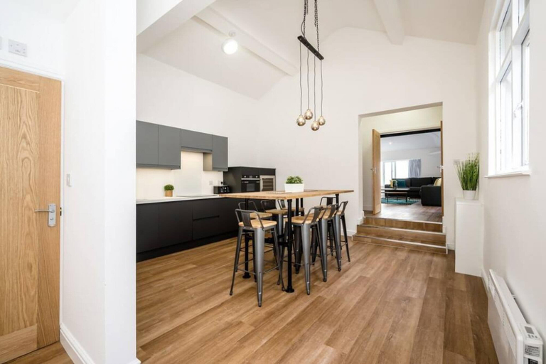 Others 5, Host Apartments Wood St Nightlife Apt, Sefton