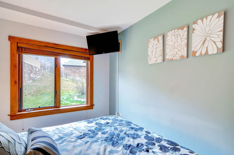 Bedroom 3, Red Hawk Lodge 2207, Summit