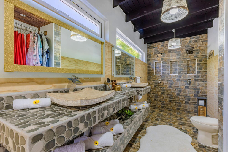 Bathroom 4, Private Retreat w 5 BR Spa Pool Jacuzzi