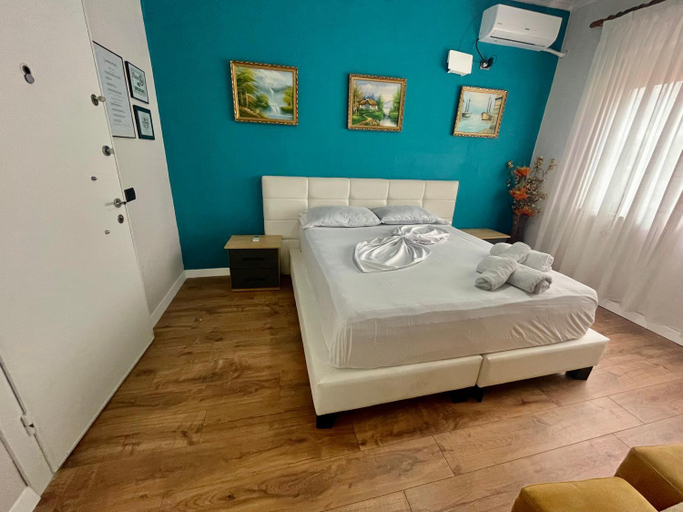 Others 5, Central room private entry and bathroom, Tiranës