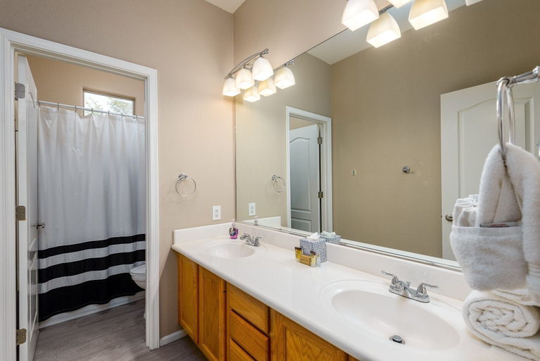 Bathroom 5, Casa Allegra 5 Bedroom Home by RedAwning, Maricopa
