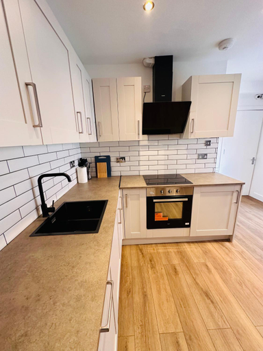 Others 5, Spacious Private Self-Contained Room in Selly Oak Birmingham with bathroom shared between two rooms , Birmingham