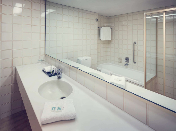 Bathroom 11