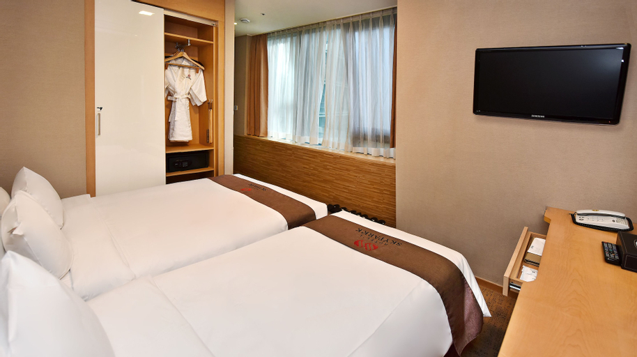 Bedroom 21