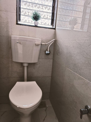 Bathroom 5, Great Hornbill Homestay, Ratnagiri