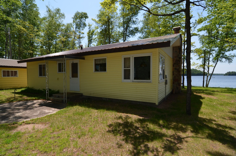Front of property 3, Lakeside Bills Bay Cabin by RedAwning, Bayfield