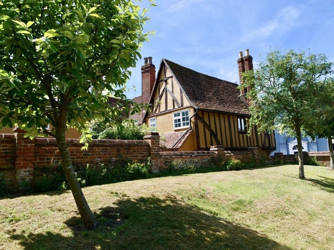 Exterior & Views 2, Executive Suite With Private Hot Tub Skytv, Essex