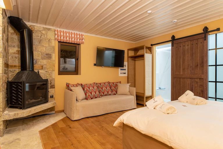 Bedroom 3, 5 Raches Suites, Central Greece