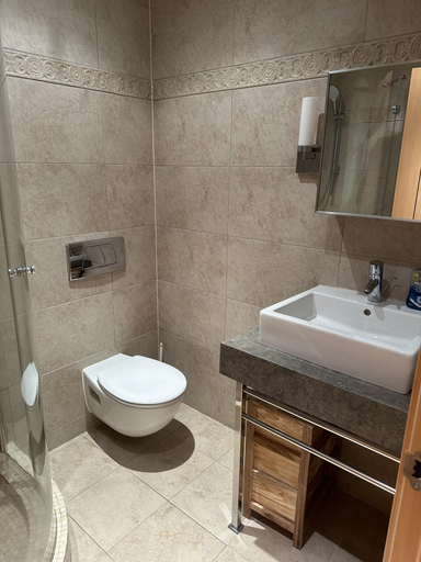 Bathroom 3, Britain in the Sun at Luxurious Ocean Village, Gibraltar