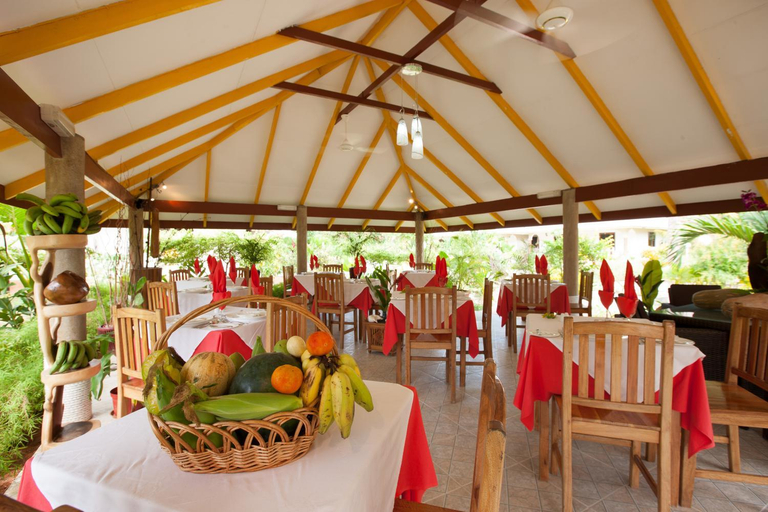 Food & Drinks 3, Etoile Labrine Guest House