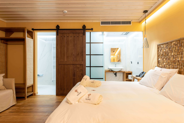 Bedroom 3, 5 Raches Suites, Central Greece