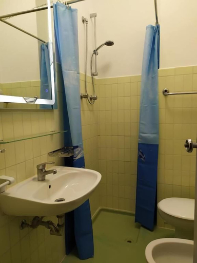 Bathroom 5, Hotel Madonna Del Pino, Ravenna