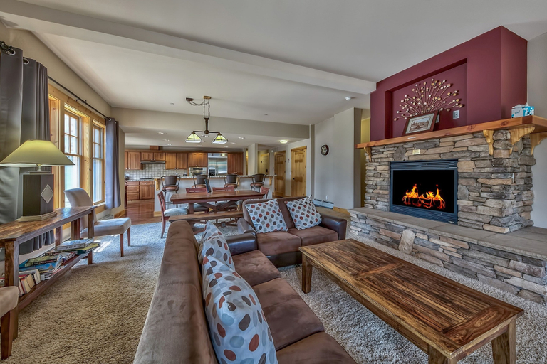 Living area 2, R101 Timber Ridge, Alpine