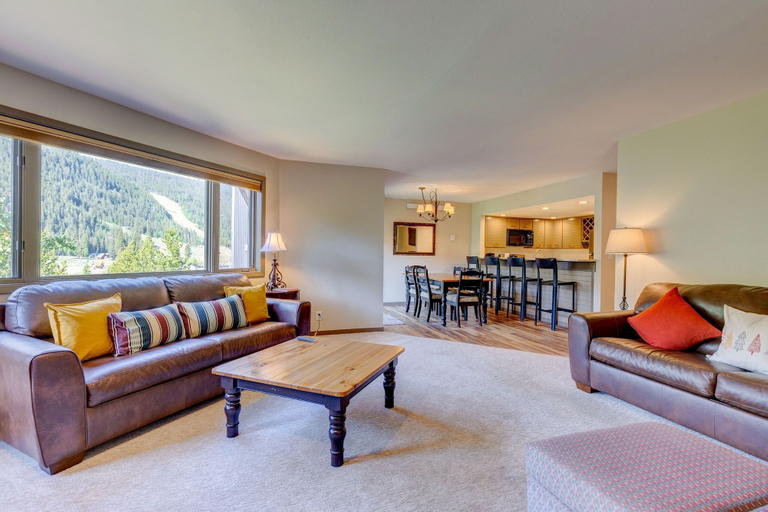 Living area 3, Frostfire E41 2 Bedroom Condo by RedAwning, Summit