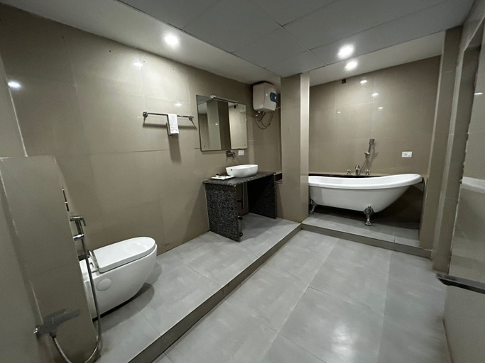 Bathroom 3, The Heritage, Dumka