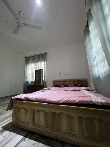 Bedroom 3, Serene Getaway 5 bedroom duplex, Dangbe East