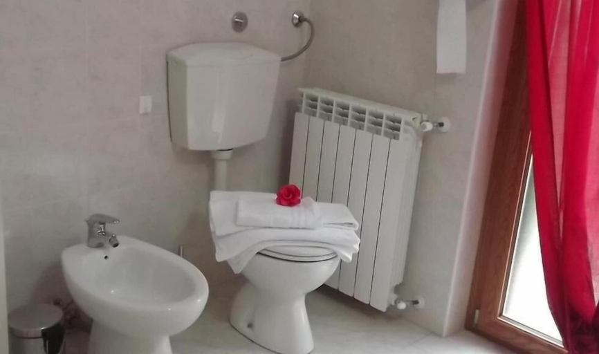 Bathroom 5, AFFITTACAMEREPONE, Milano