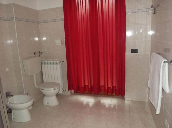 Bathroom 5, AFFITTACAMEREPONE, Milano