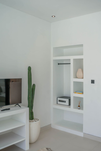 Others 4, Villa Golden, Badung