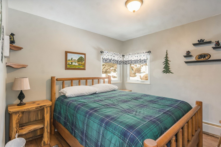 Room 2, Starlight In The Rockies Ev #3172 3 Bedroom Home by RedAwning, Larimer