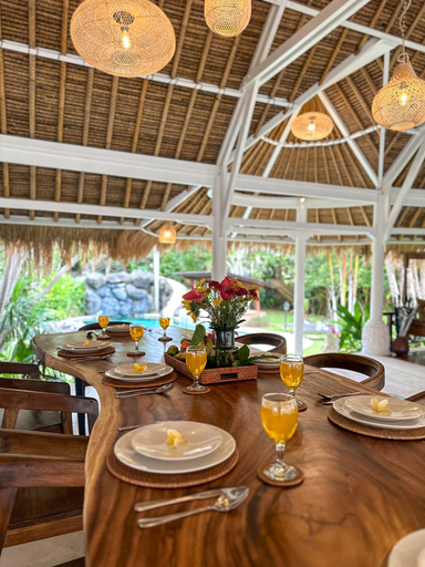 Food & Drinks 5, Villa Santai - 10 mins from Canggu, Seminyak & Oberoi, Badung