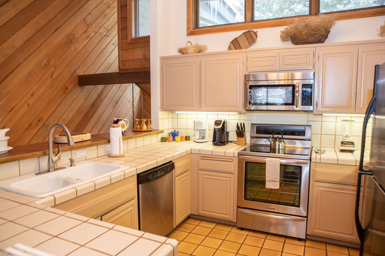 Private kitchen 4, 126 Ridgepoint 3 Bedroom Townhouse by RedAwning, Eagle