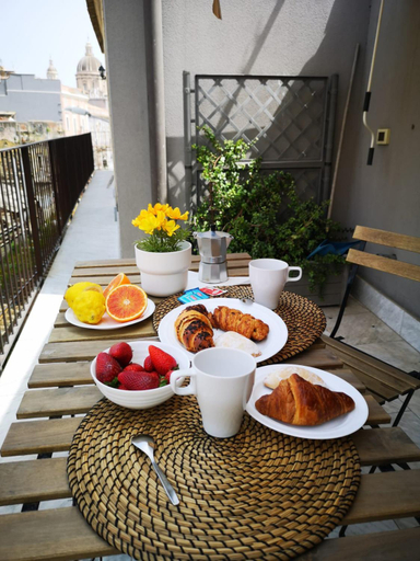 Food & Drinks 3, Marilor Apartments, Catania