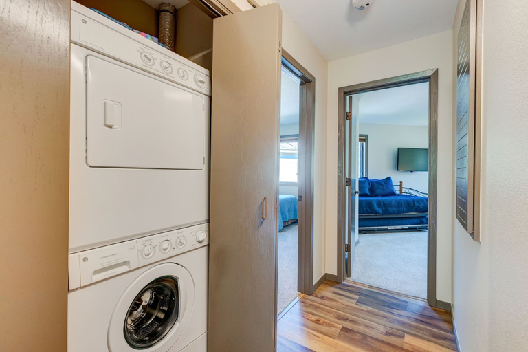 Interior 2, Frostfire E41 2 Bedroom Condo by RedAwning, Summit