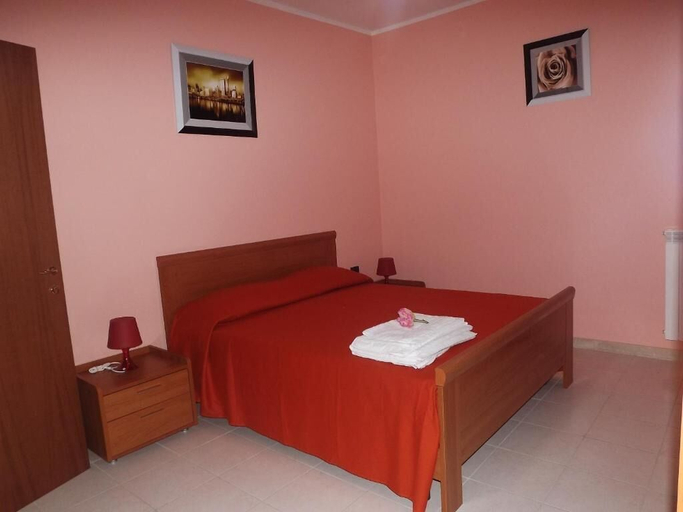 Bedroom 4, AFFITTACAMEREPONE, Milano