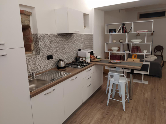 Kitchen, Casa Mantel Panoramic view in Langhe, Cuneo