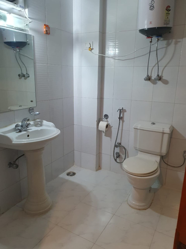 Bathroom 3, Goroomgo Park Paradise Manali, Kullu