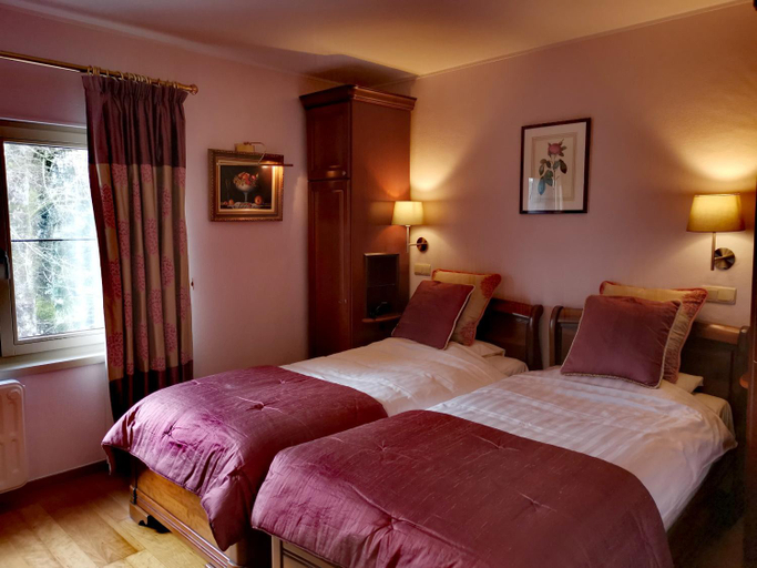 Bedroom 2, La Roseraie. Gaume-Ardenne-lacuisine sur Semois., Luxembourg