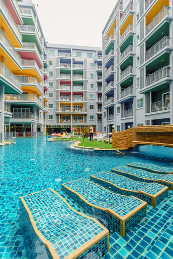 Exterior & Views 15