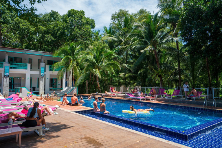 Sport & Beauty 2, Nomads AoNang Party Hostel 18-35 Years Old Only, Mueang Krabi