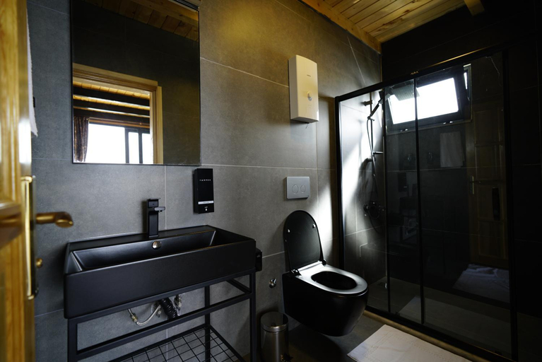 Bathroom 5, Venek Villa Suit, Pazar