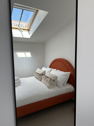 Bedroom 2, Ideal Bristol Getaway - 3 bed Harbourside Home, Bristol