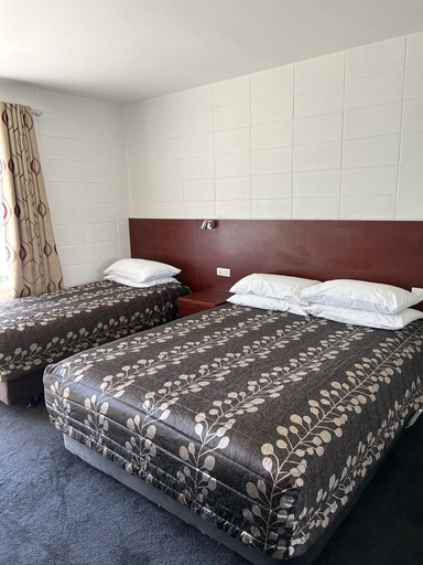 Bedroom 3, Tudor Motor Lodge, Hamilton