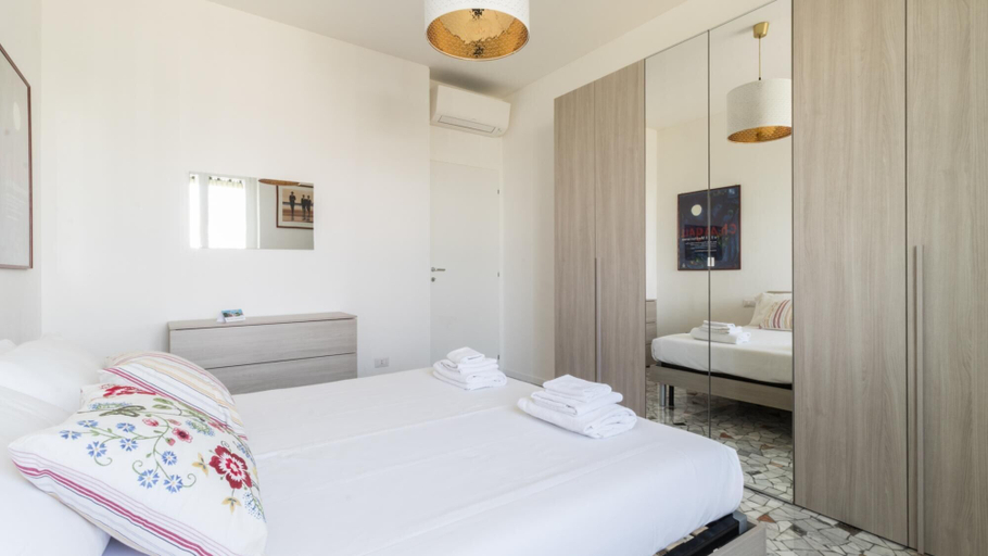 Others 5, Italianway Comfort - Ripa Ticinese 103, Milano
