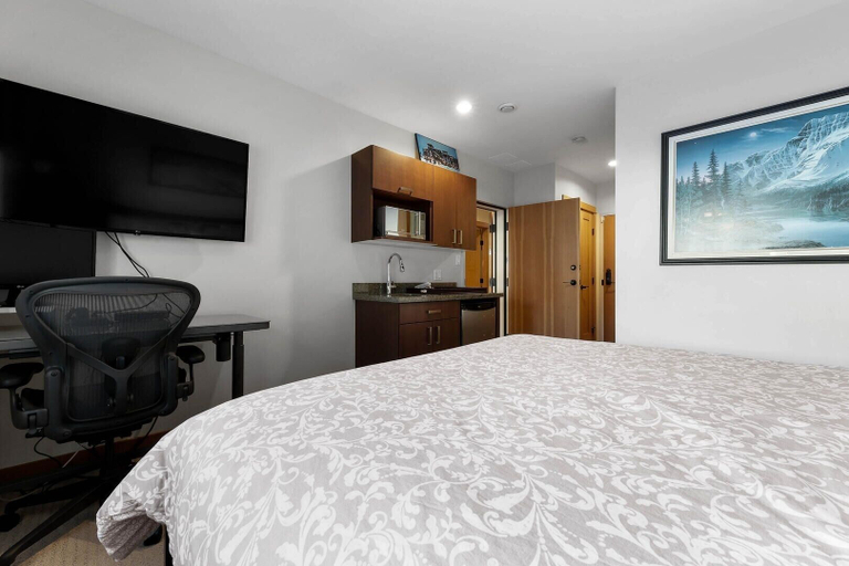 Bedroom 3, Kookaburra Lodge #302 By Bear Country, Thompson-Nicola